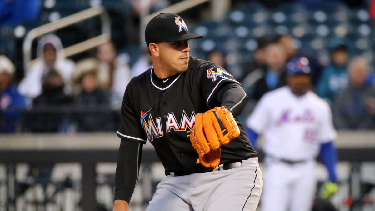 Dee Gordon, wearing Jose Fernandez's jersey, hits leadoff home run