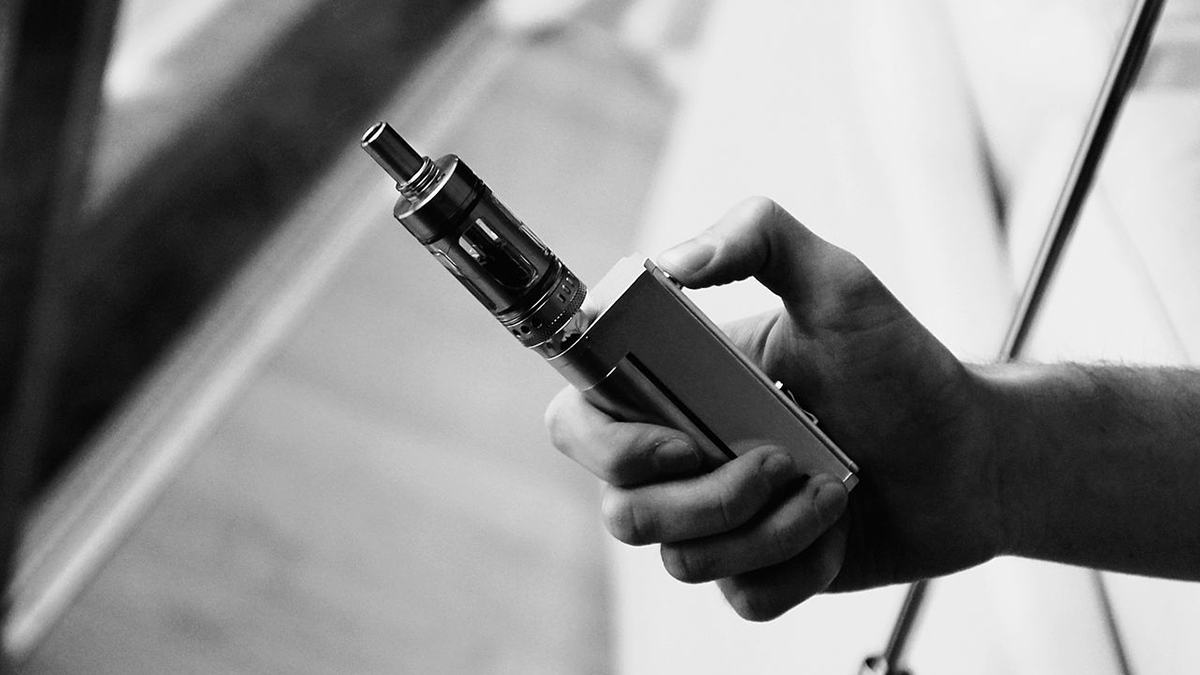 Researchers investigate use of vaping