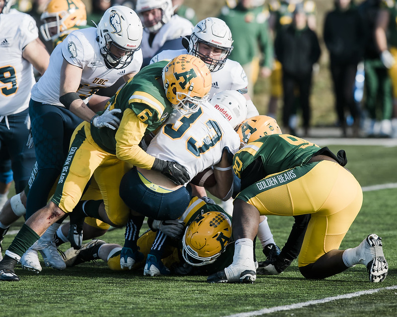 The Golden Bears football team won their final game of the season against the University of British Columbia’s (UBC) Thunderbirds. The Bears defeated UBC 15-12